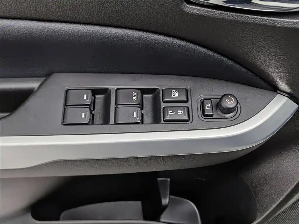 Suzuki Vitara 2018 — фото 9