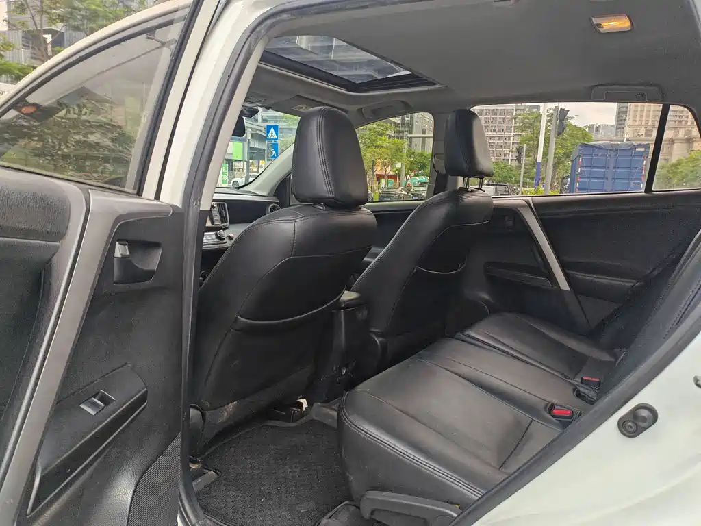 Toyota RAV4 2017