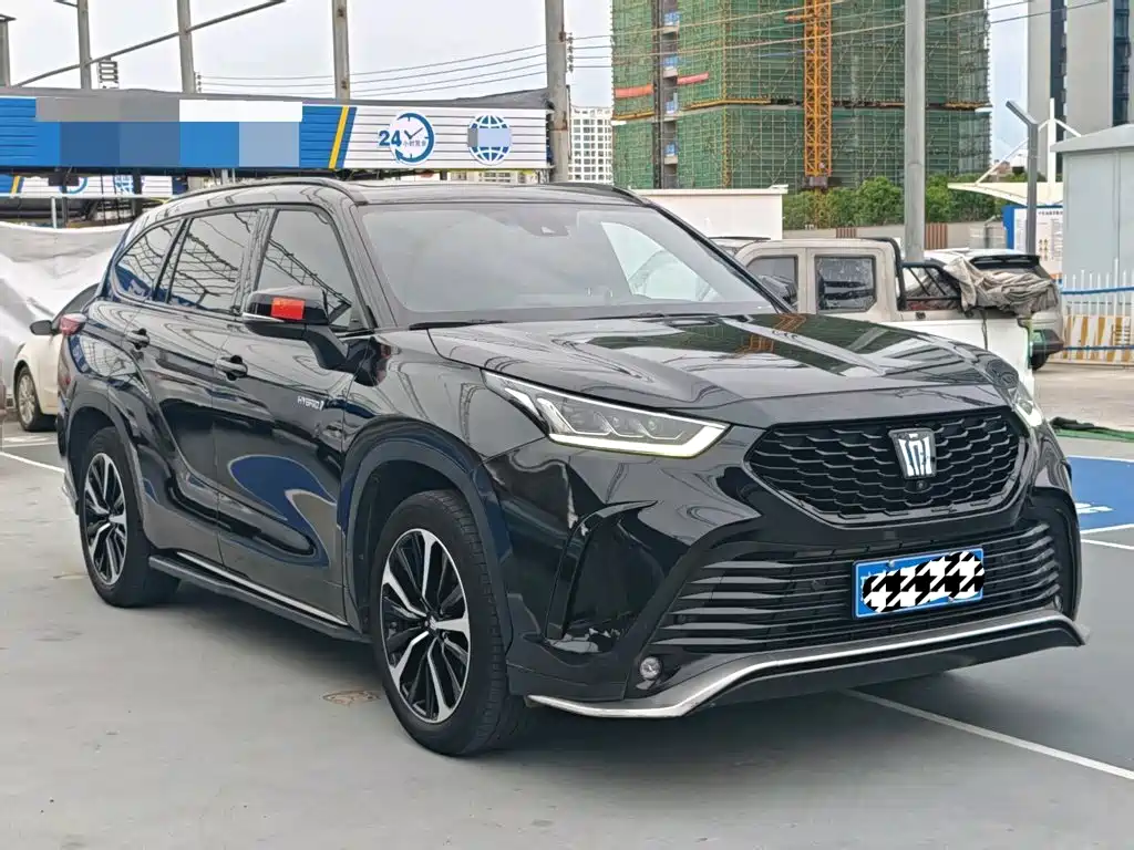 Toyota Crown Kluger 2024