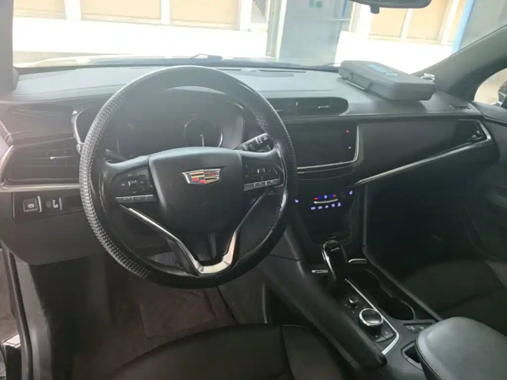 Cadillac XT6 2021 — фото 10