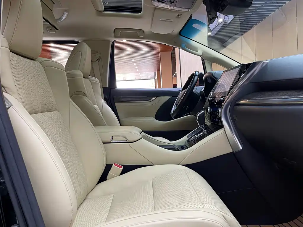Toyota Alphard 2021