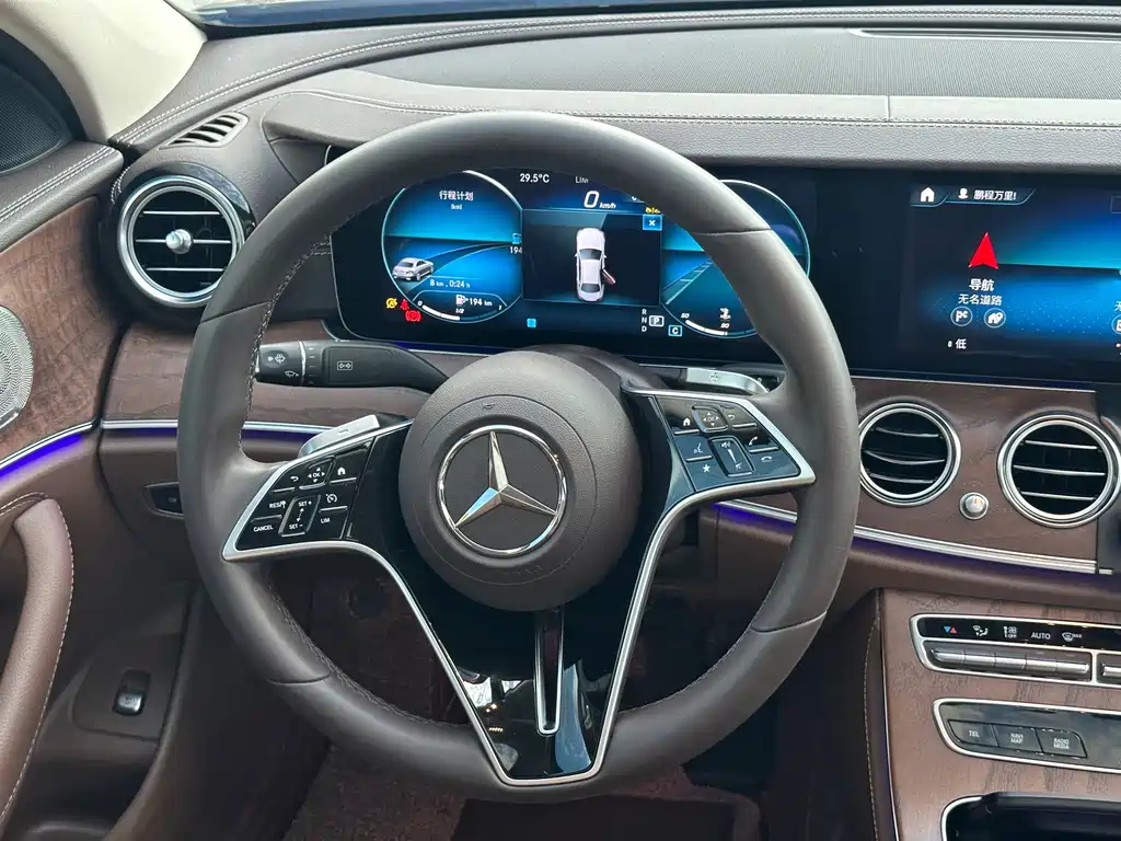 Mercedes-Benz E-Class 2023 — фото 15