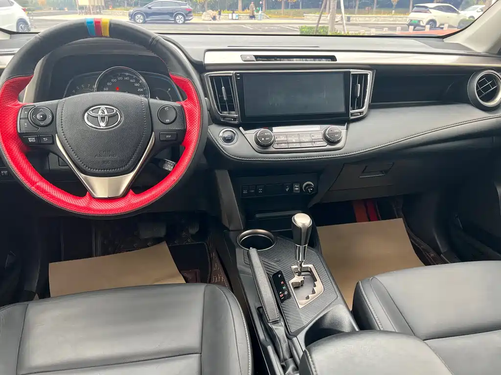 Toyota RAV4 2016 — фото 9