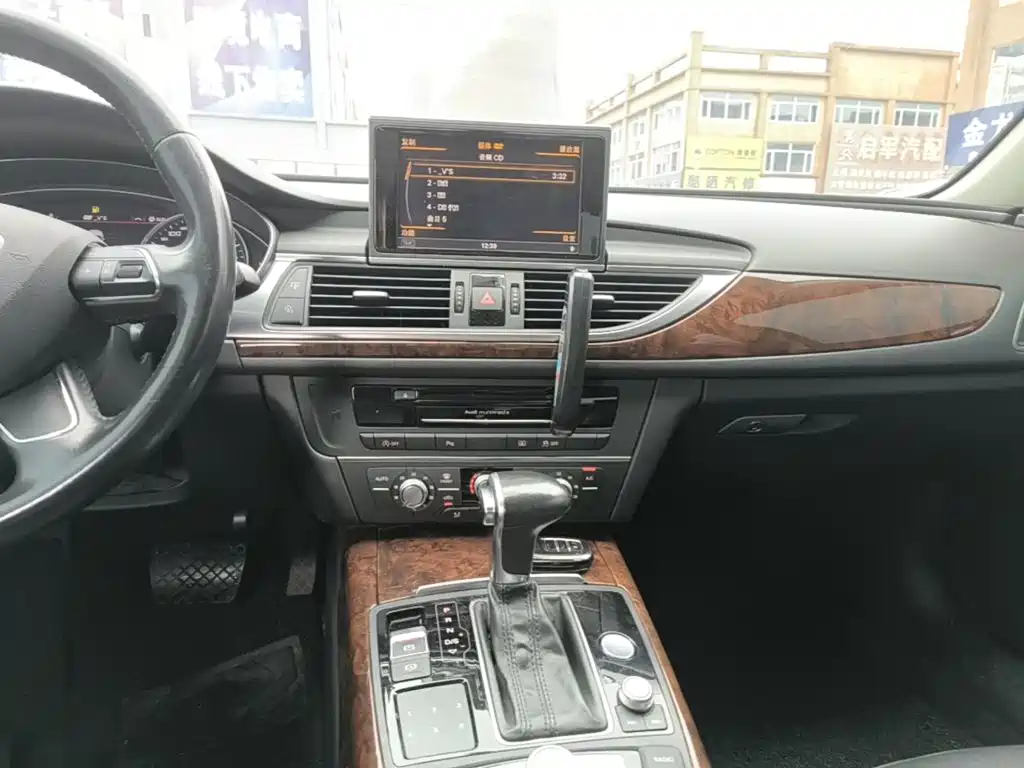 Audi A6L 2015 — фото 13