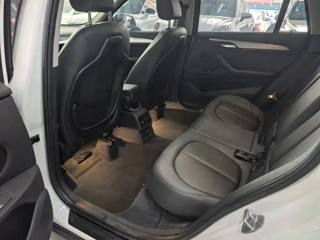 BMW X1 2017 — фото 10