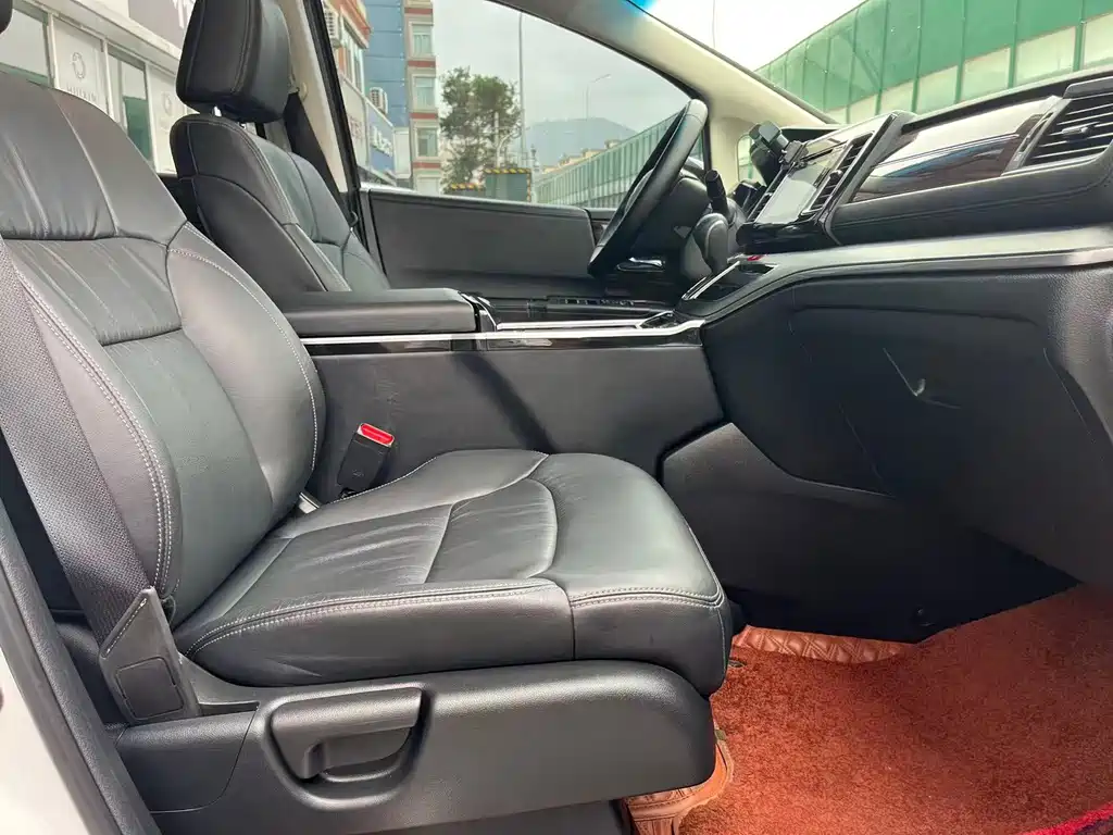 Honda Elysion 2018 — фото 12