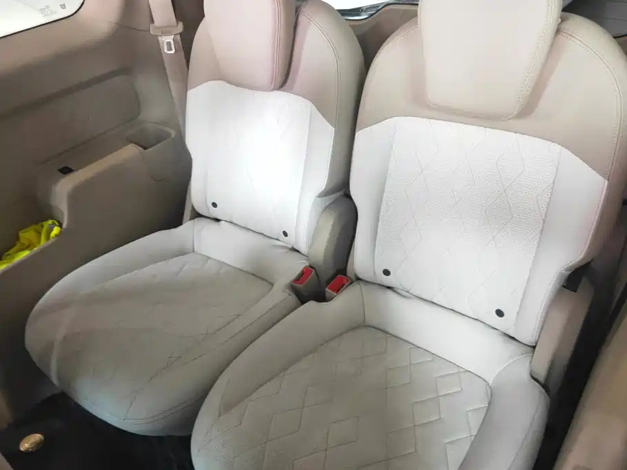 Baojun KiWi EV 2022 — фото 11
