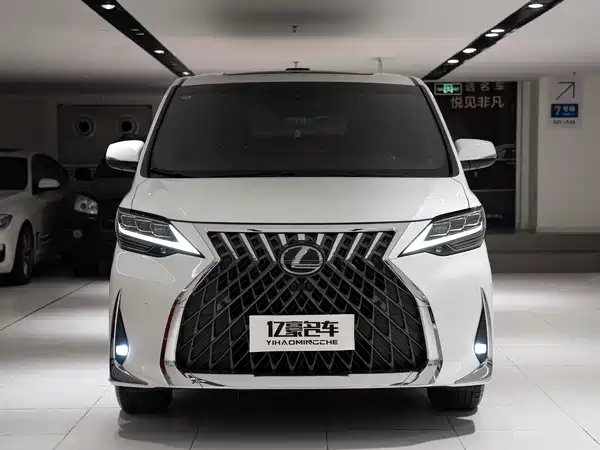Lexus LM 2022