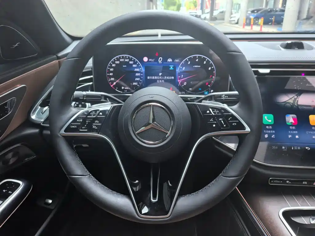 Mercedes-Benz E-Class 2025 — фото 12