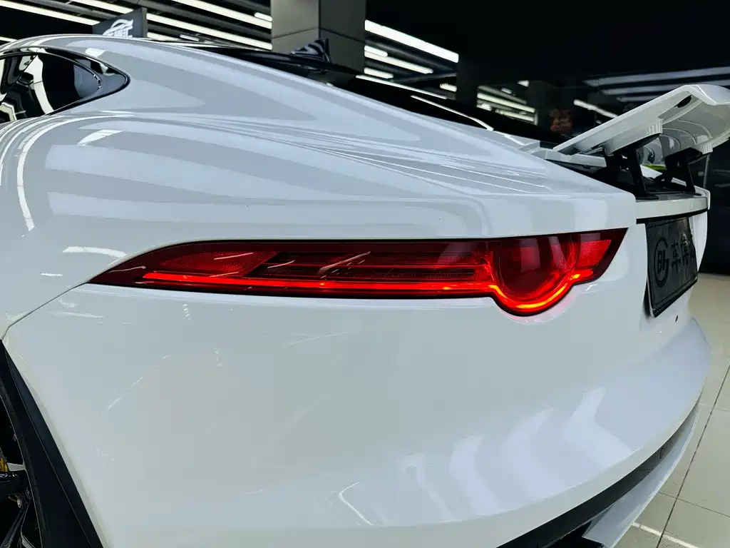 Jaguar F-TYPE 2017 — фото 17