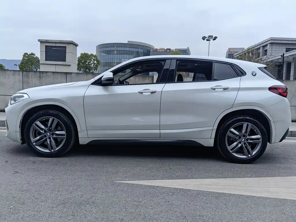 BMW X2 2022 — фото 4