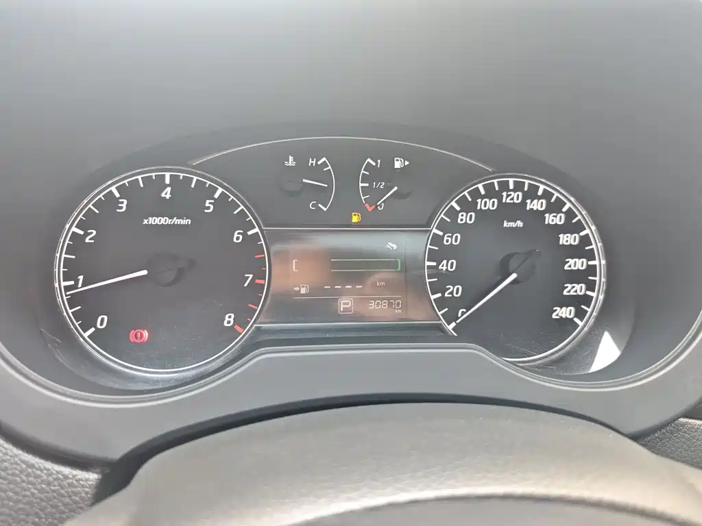 Nissan Tiida 2021