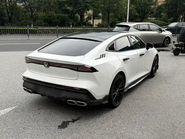 Changan UNI-V 2024