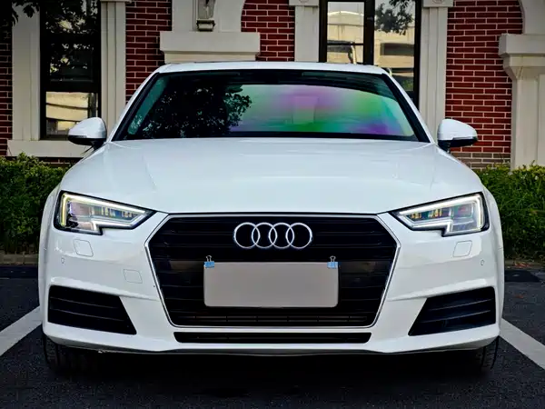 Audi A4L 2016