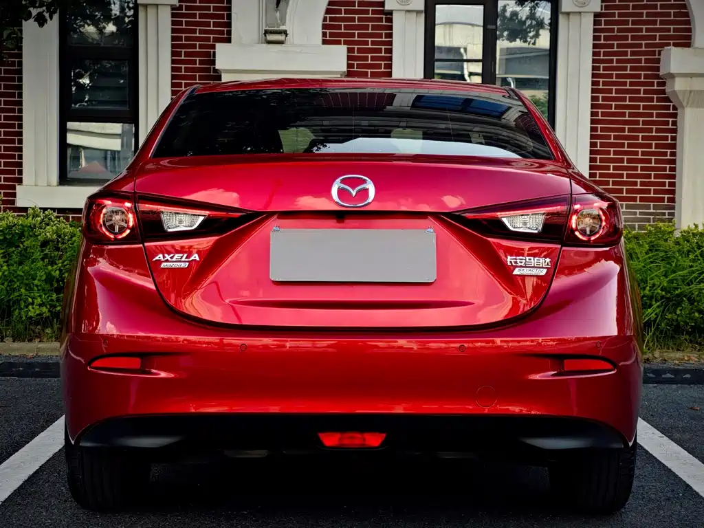 Mazda 3 Axela 2018 — фото 5