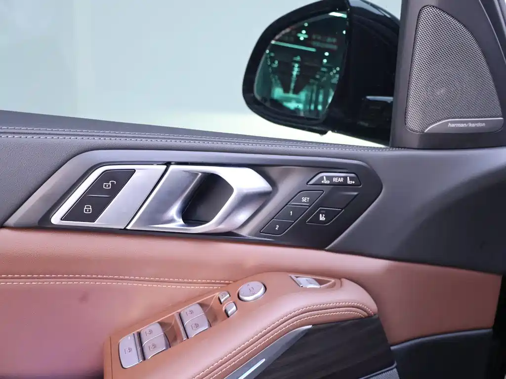 BMW X7 2024 — фото 17