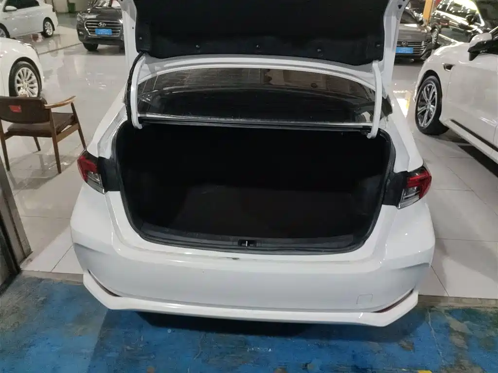 Toyota Corolla 2023 — фото 15