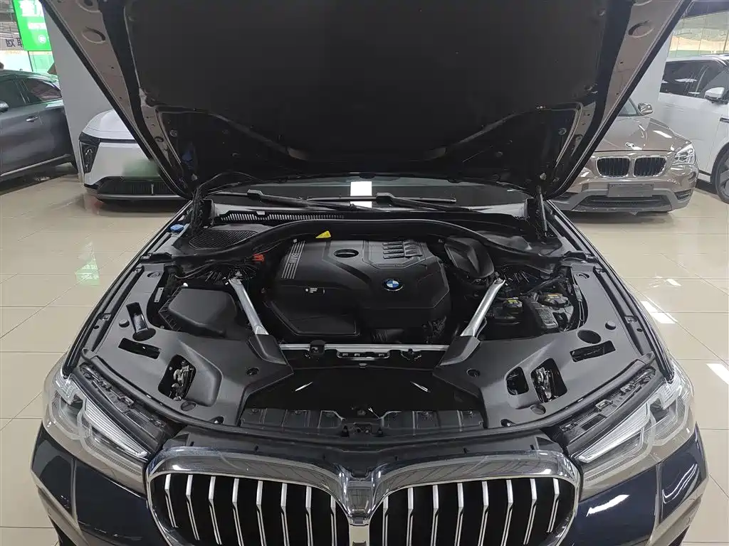 BMW 5 Series 2022 — фото 16