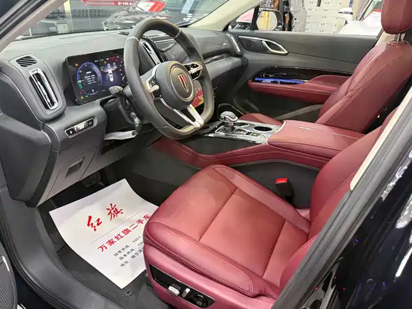 Hongqi HS3 PHEV 2025