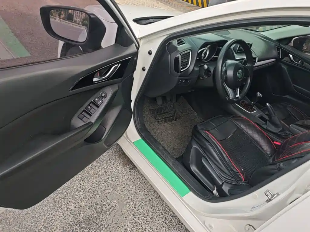 Mazda 3 Axela 2015 — фото 16