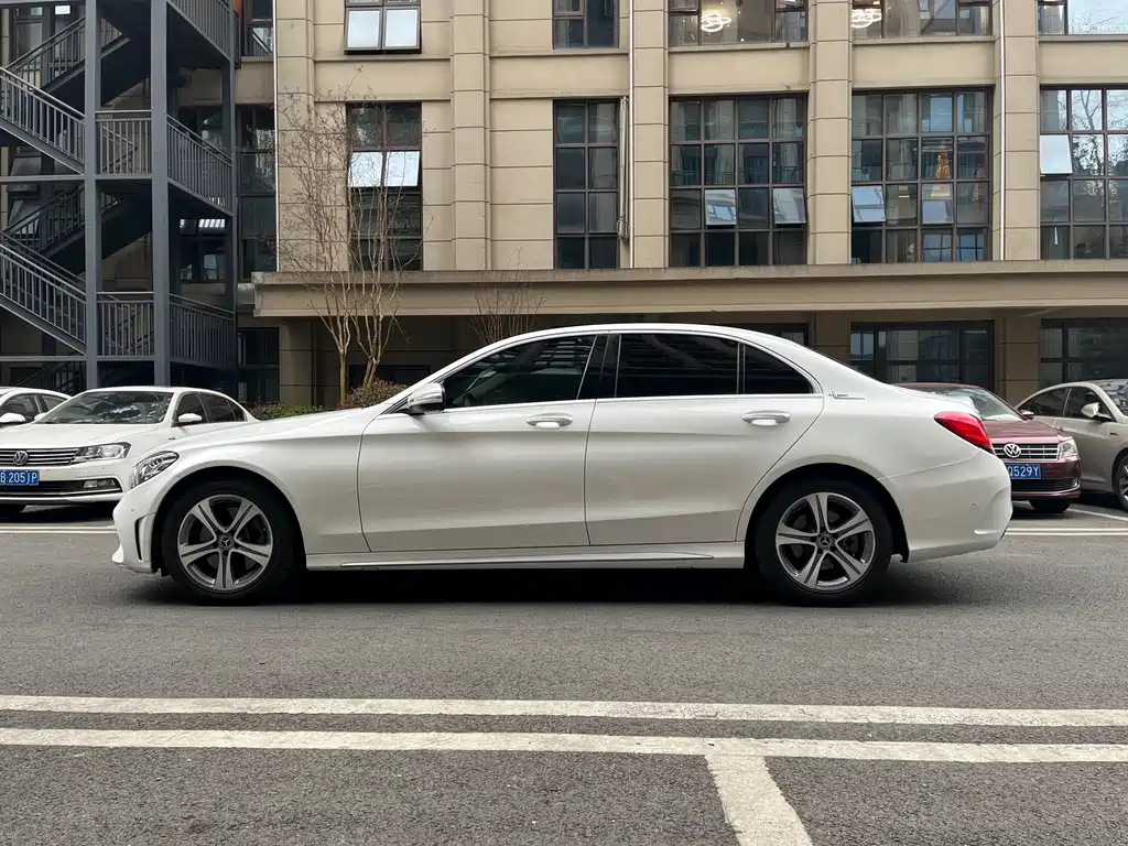 Mercedes-Benz C-Class 2019 — фото 10