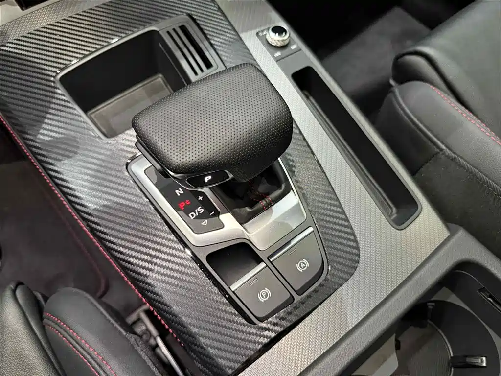 Audi Q5L Sportback 2022 — фото 19