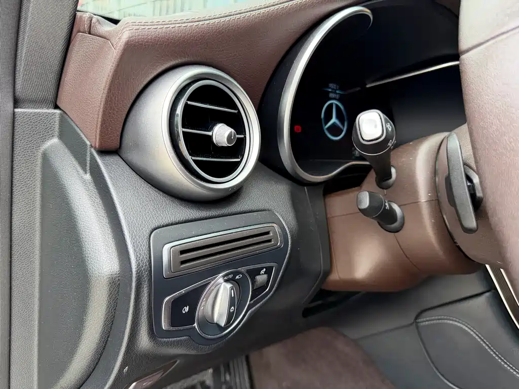 Mercedes-Benz GLC 2020 — фото 18