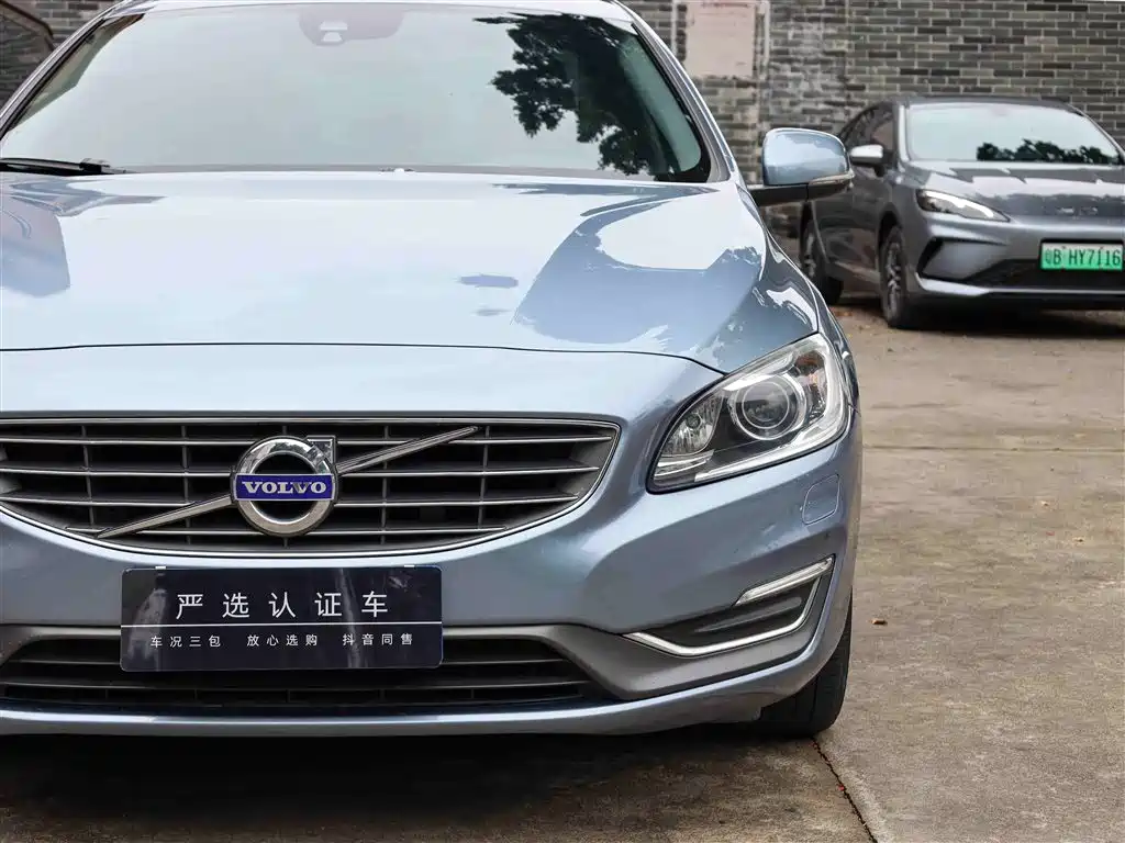 Volvo S60 2017 — фото 22