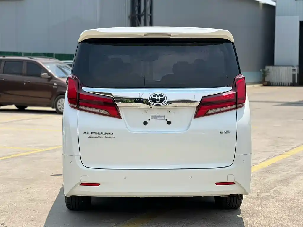 Toyota Alphard 2020 — фото 7