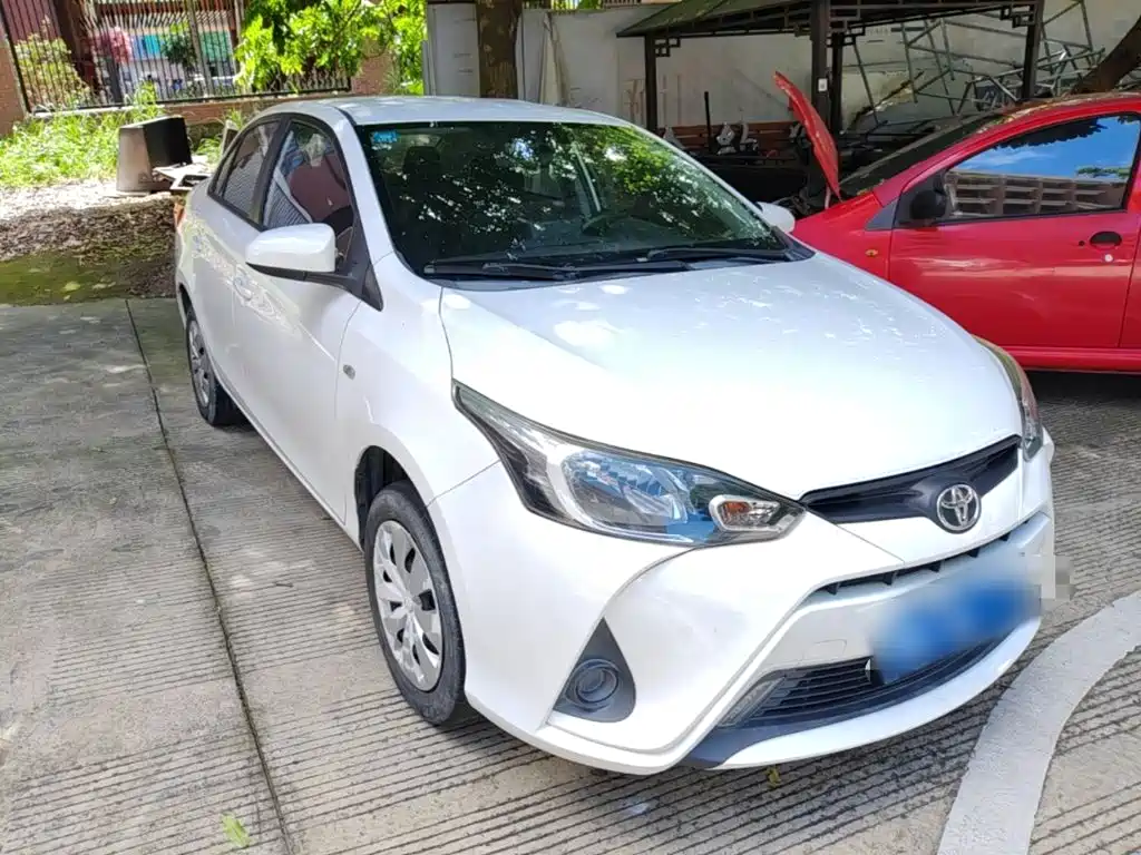 Toyota Yaris L 2020