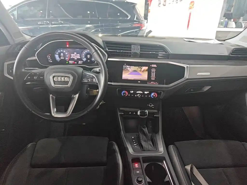 Audi Q3 2021 — фото 11