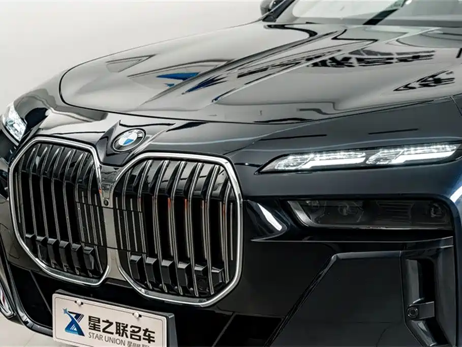 BMW 7 Series 2025 — фото 4