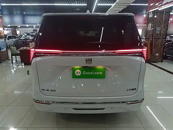 Buick GL8 2025