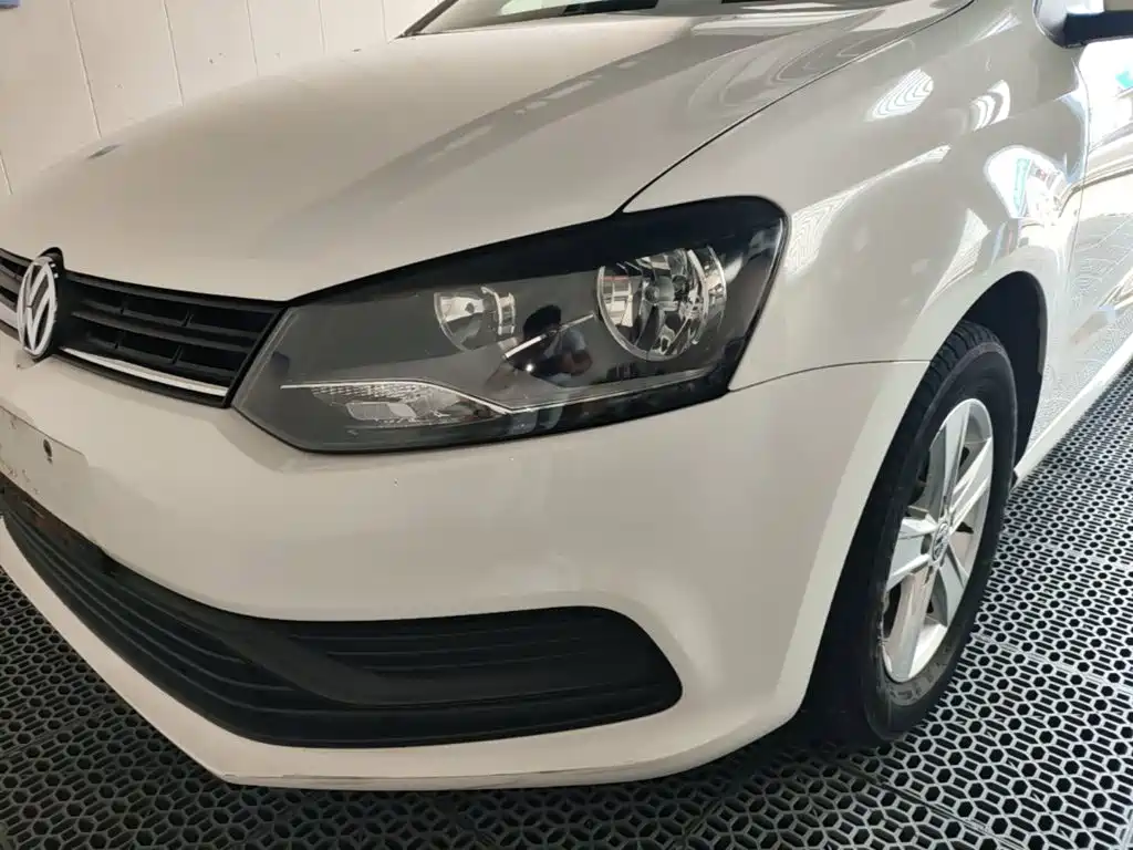 Volkswagen Polo 2017 — фото 24