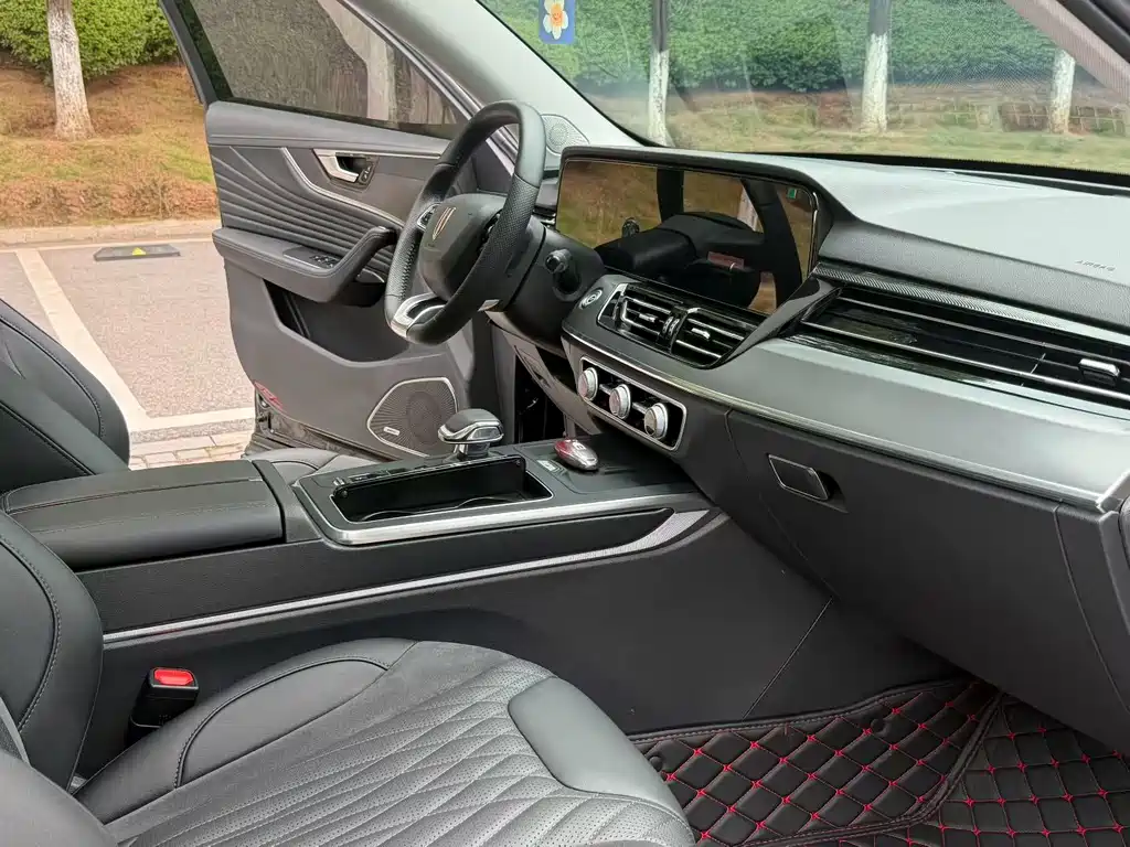 Hongqi HS5 2024