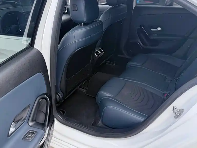 Mercedes-Benz A-Class 2019 — фото 10