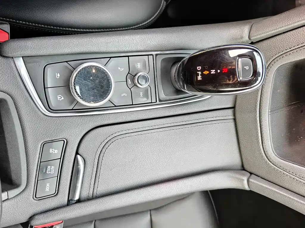 Cadillac XT5 2021 — фото 16