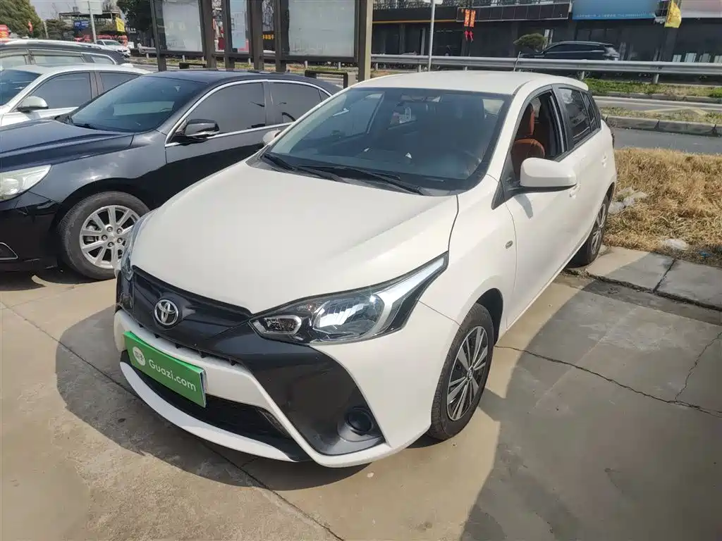 Toyota Yaris L 2019 — фото 1
