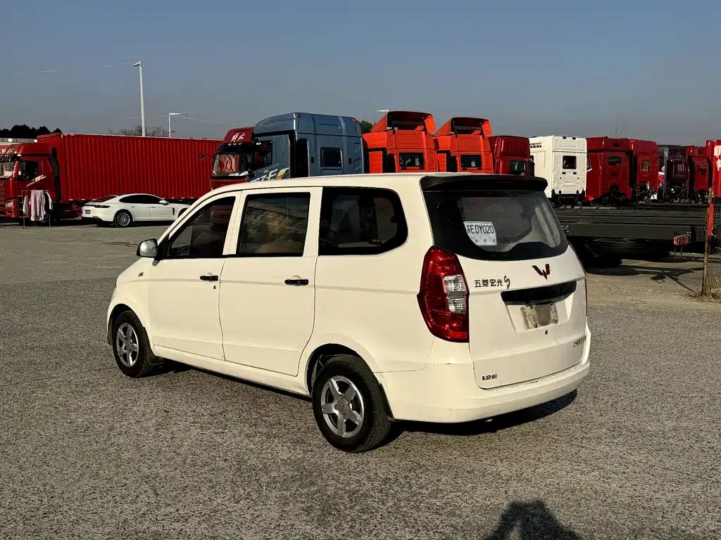 Wuling Hongguang 2018 — фото 5