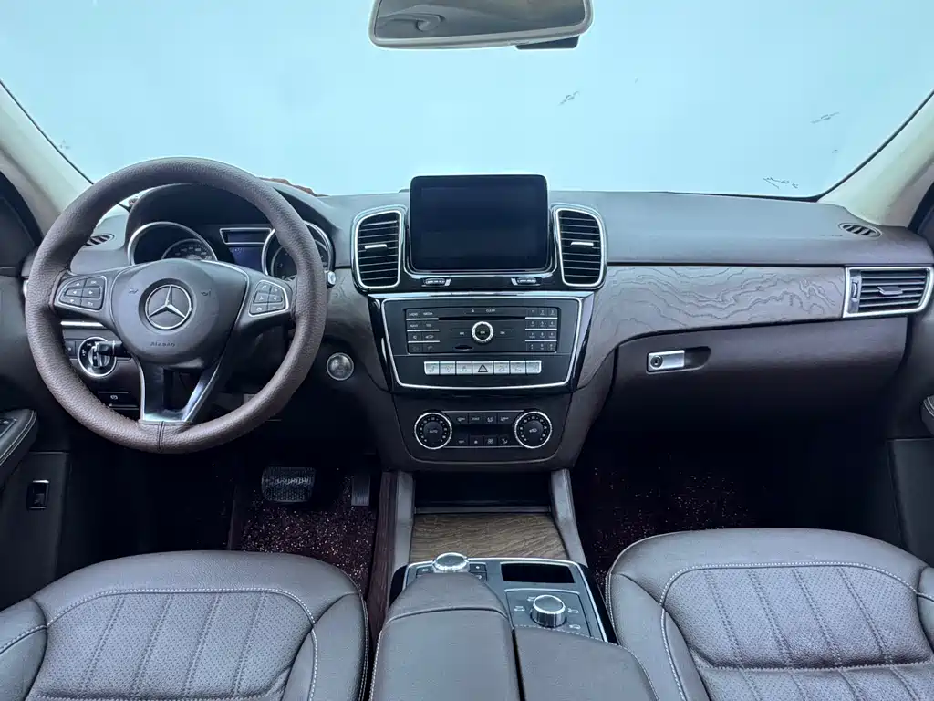 Mercedes-Benz GLE 2016 — фото 12
