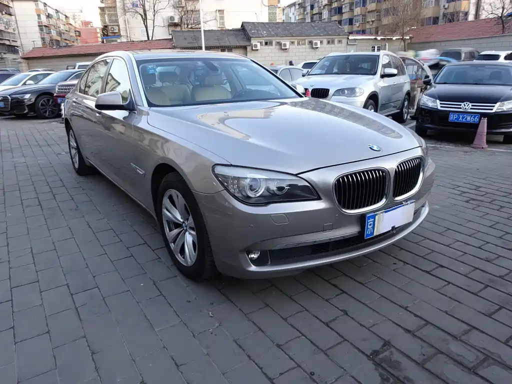 BMW 7 Series 2011 — фото 3
