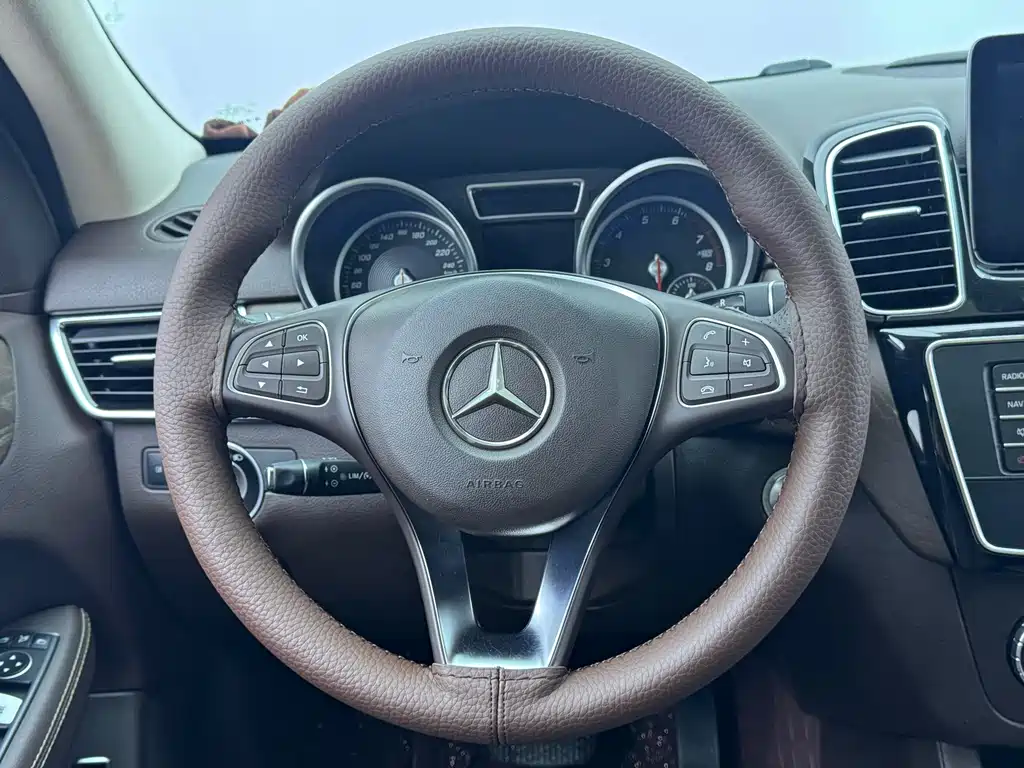 Mercedes-Benz GLE 2016 — фото 14