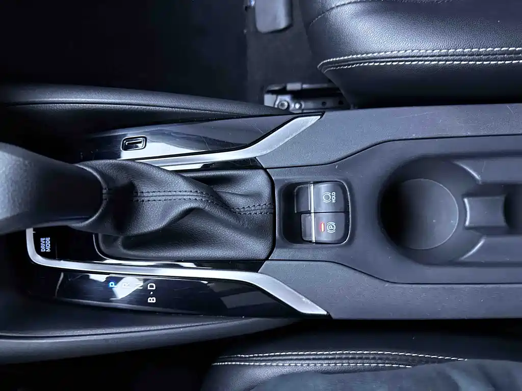 Toyota Corolla 2022 — фото 16