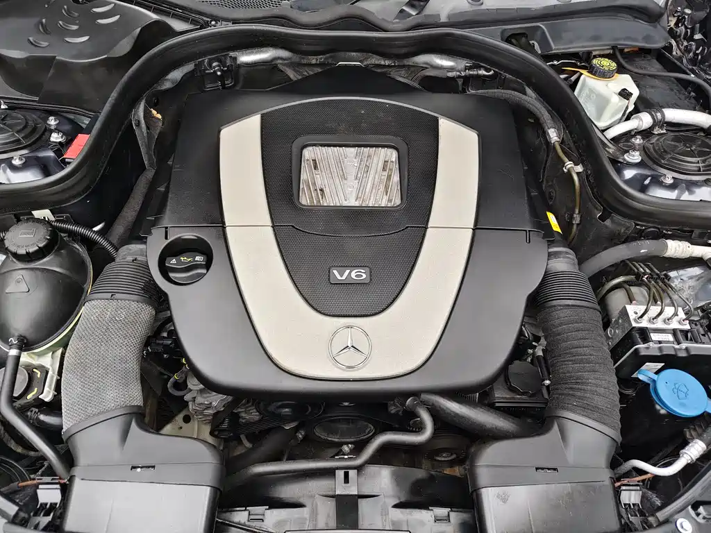 Mercedes-Benz E-Class 2011 — фото 16