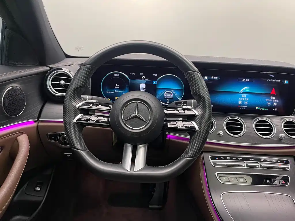 Mercedes-Benz E-Class 2022 — фото 15