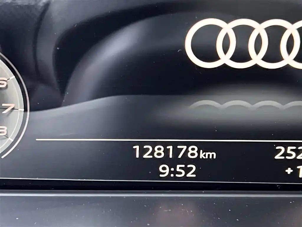 Audi Q5L 2021 — фото 22