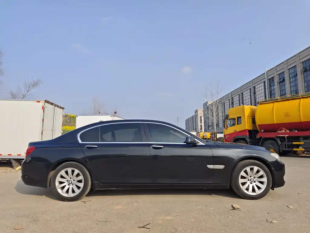BMW 7 Series 2013 — фото 13