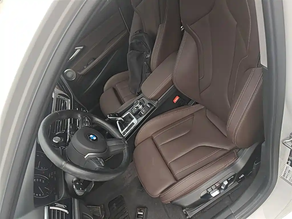 BMW 1 Series 2023 — фото 15