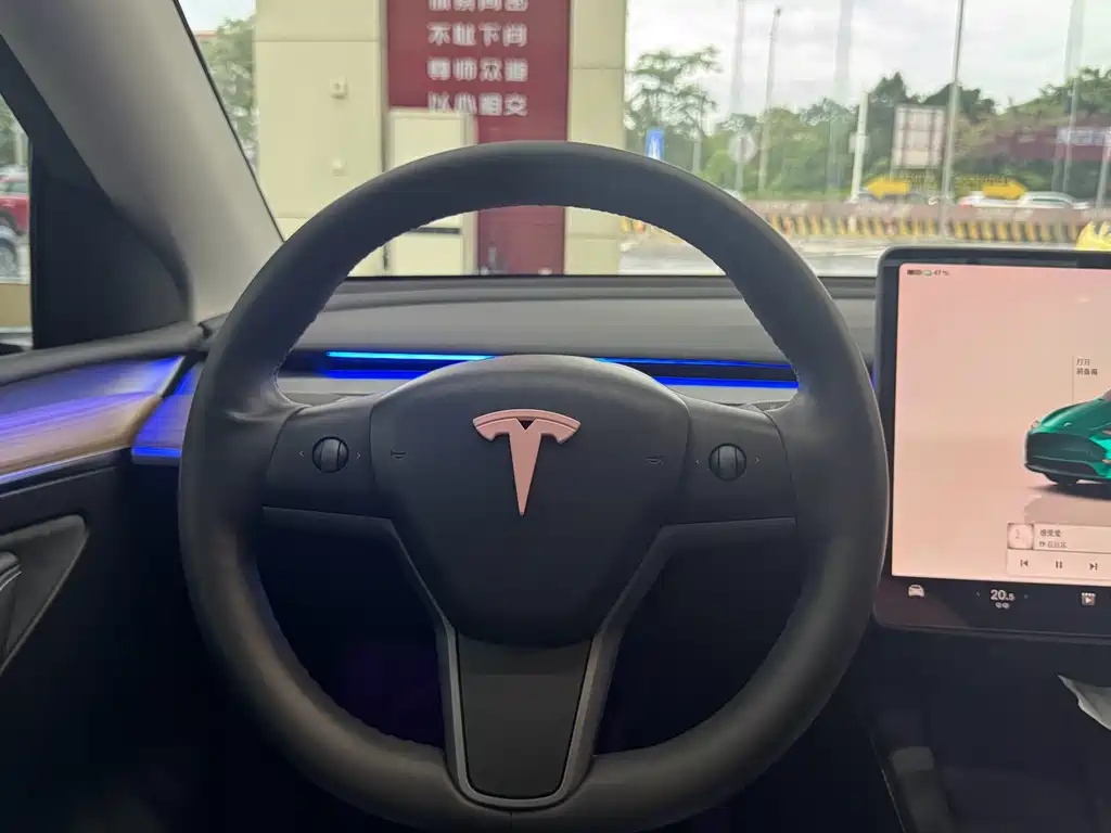 Tesla Model Y 2023 — фото 12