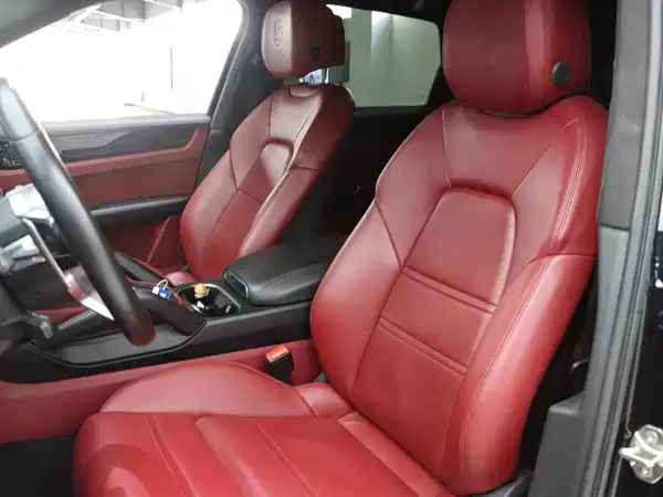 Porsche Cayenne 2021